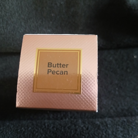 Too Faced Born This Way Healthy Glow Moisturizing Skin Tint Butter Pecan🤩💅🏾💄 - Picture 2 of 4